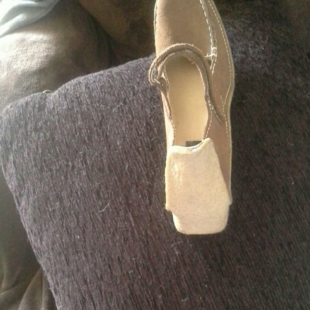 Shoes - Picture 4 of 4